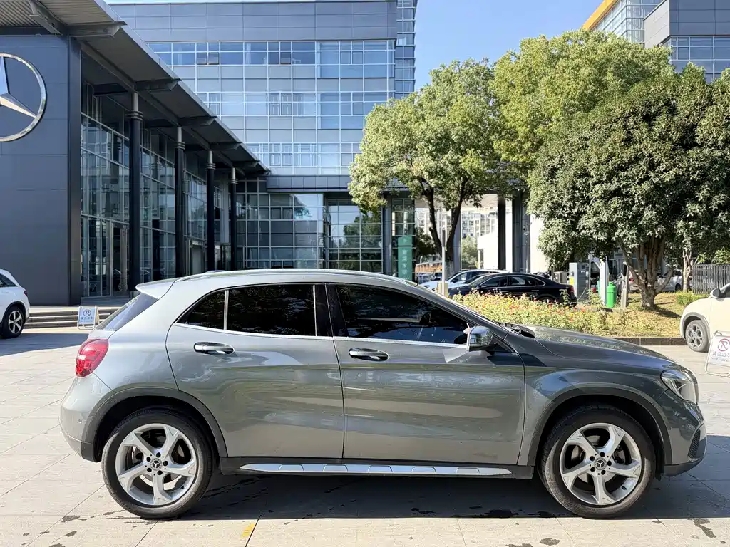 Mercedes-Benz GLA — миниатюра 7