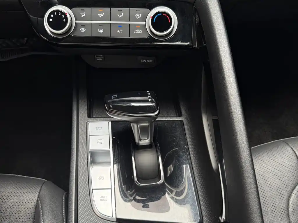 Hyundai Elantra — миниатюра 15