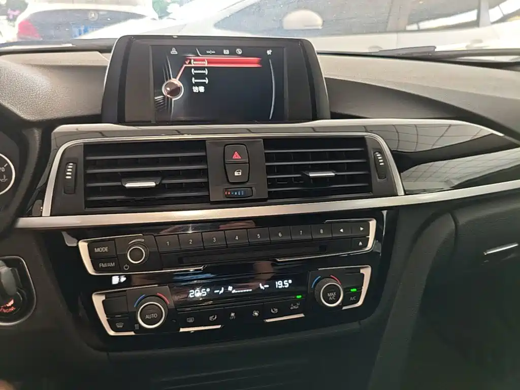 BMW 3 Series — миниатюра 13