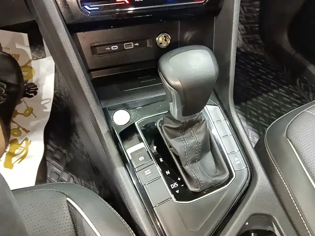 Volkswagen Tiguan L — миниатюра 14
