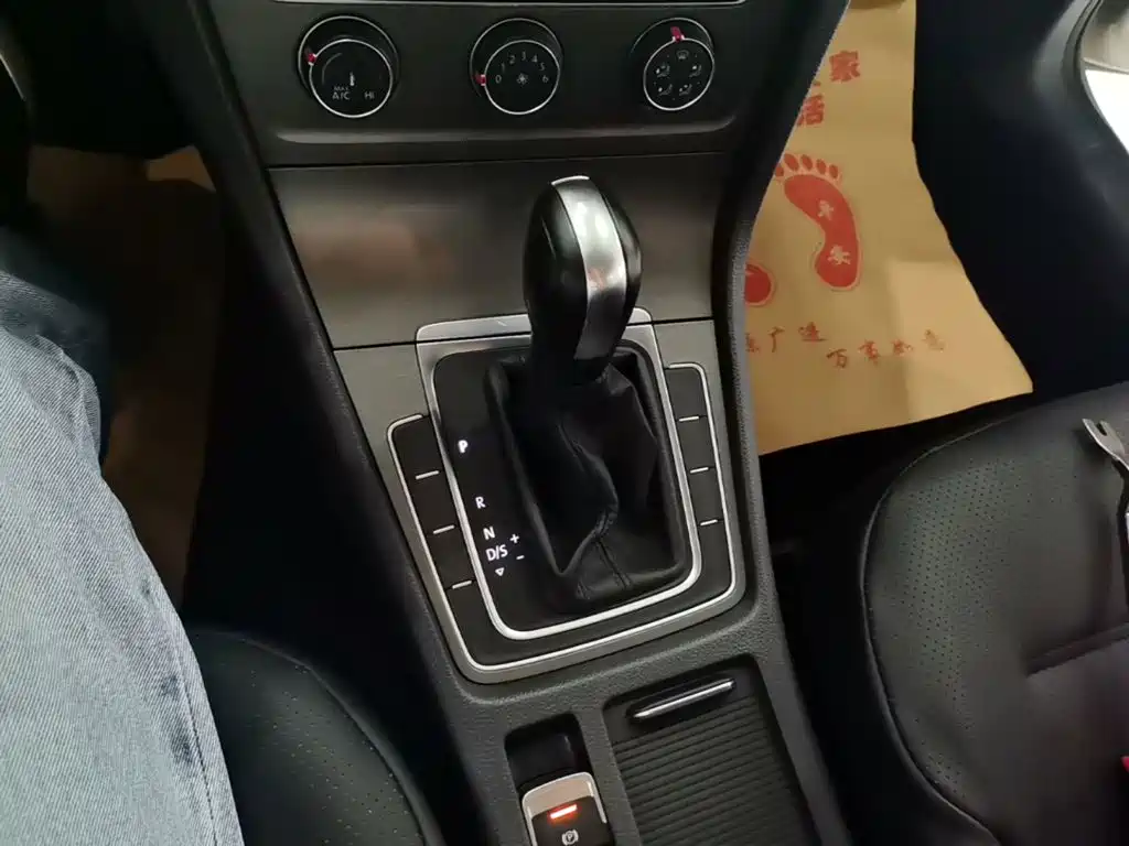 Volkswagen Golf — миниатюра 14