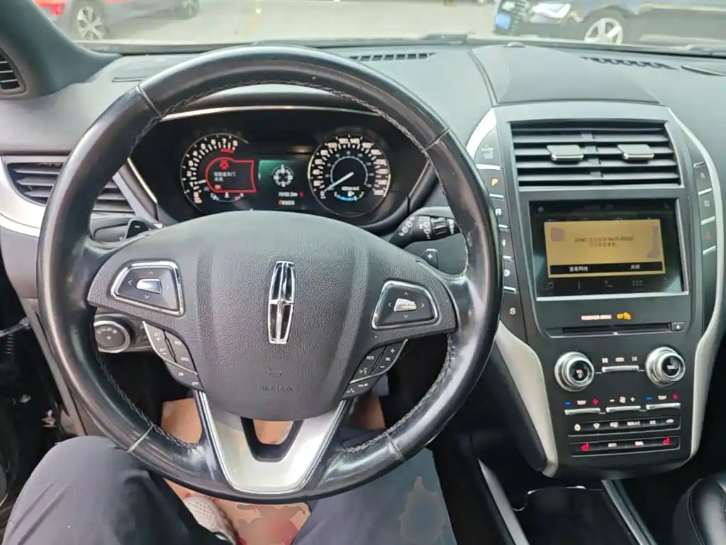 Lincoln MKC — миниатюра 7