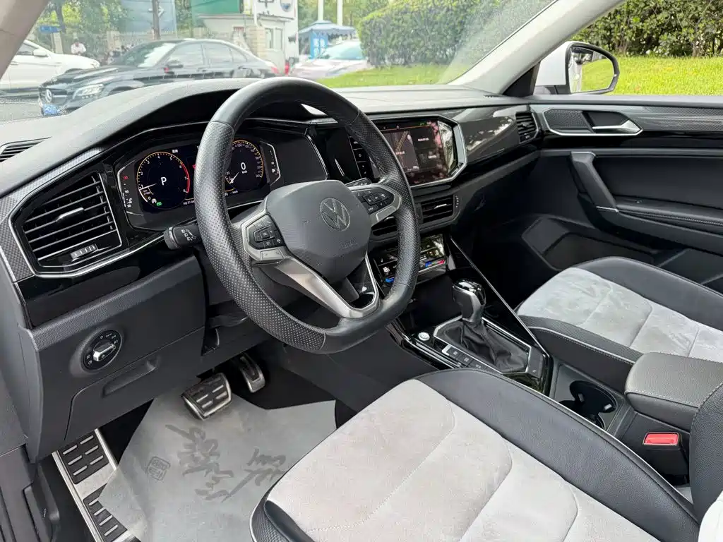 Volkswagen X — миниатюра 7