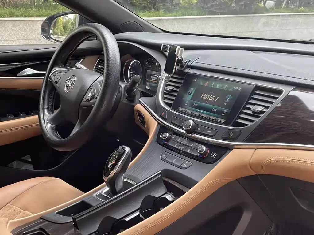 Buick LaCrosse — миниатюра 9