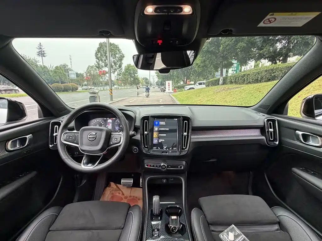 Volvo XC40 — миниатюра 13
