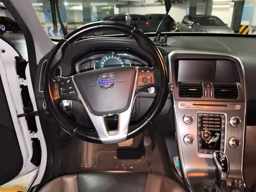 Volvo XC60 — миниатюра 11