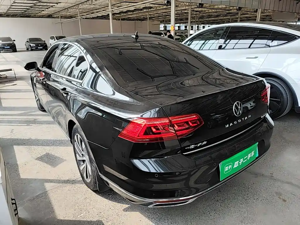 Volkswagen Magotan PHEV — миниатюра 5