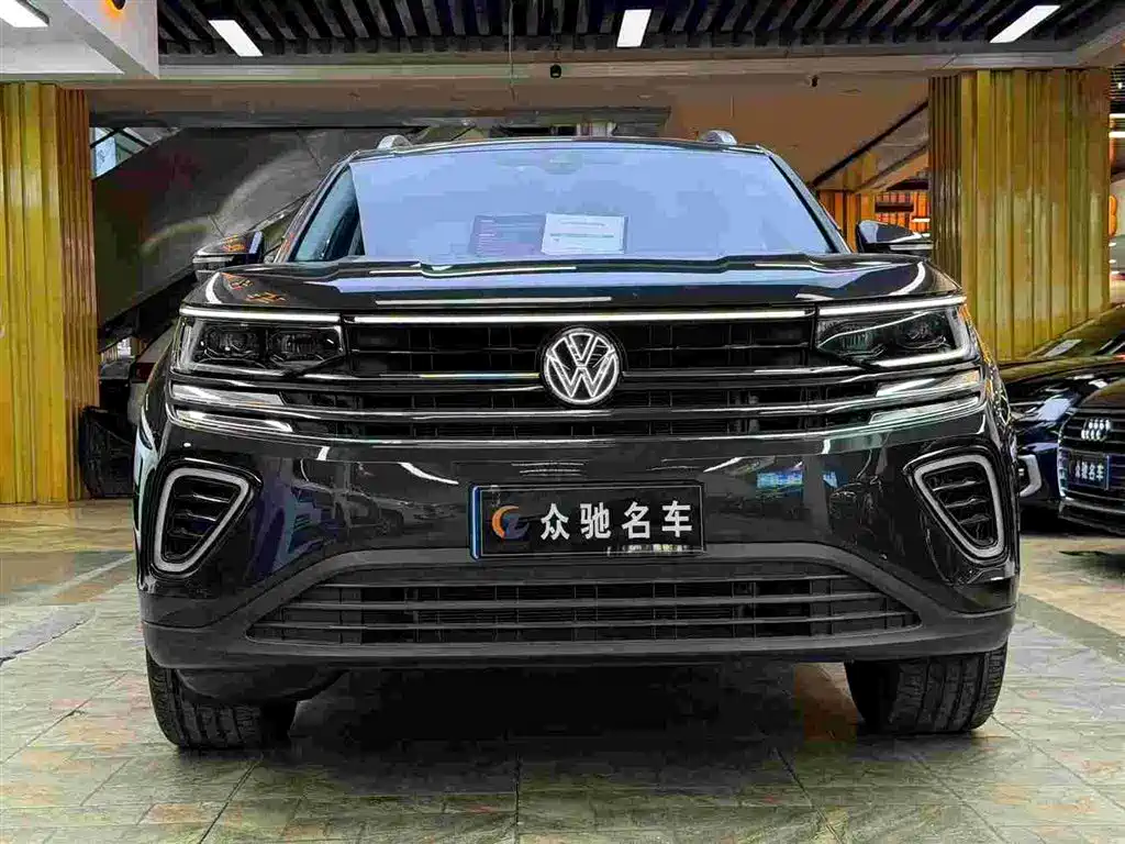 Volkswagen Tavendor 2023 330TSI Luxury