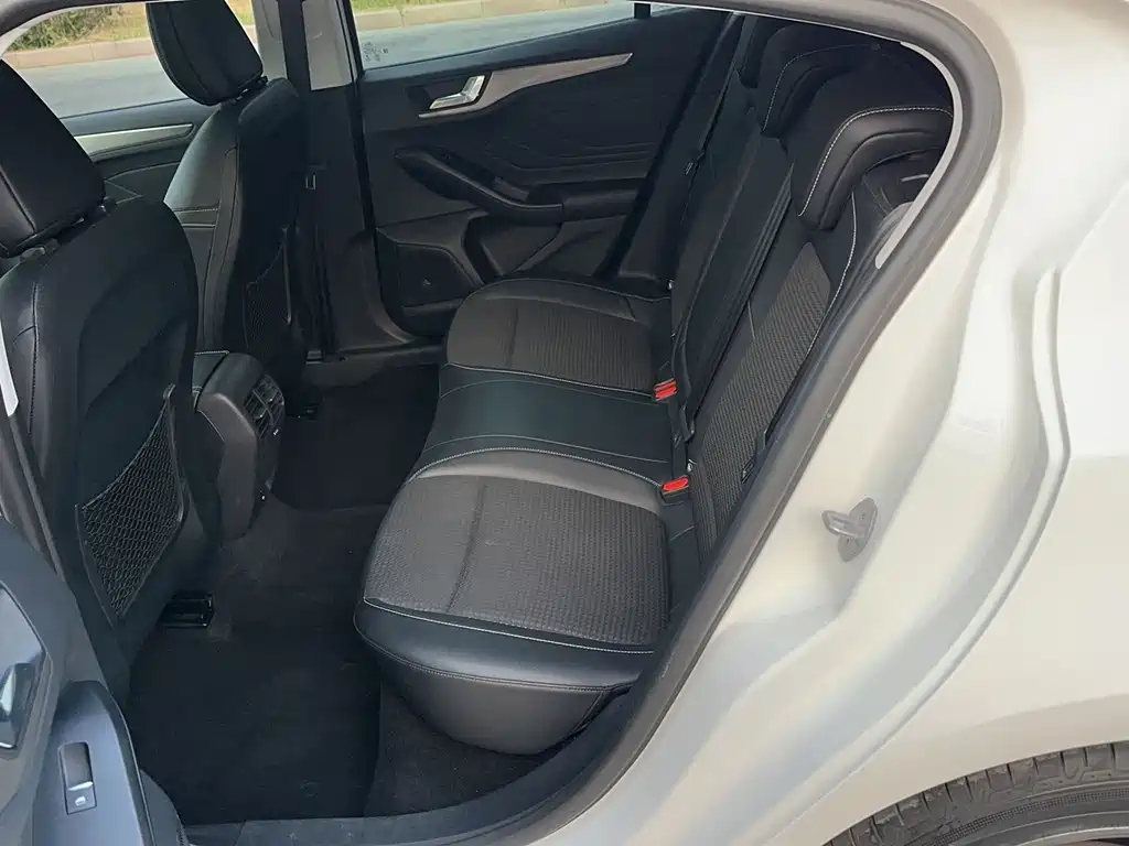 Ford Focus — миниатюра 16