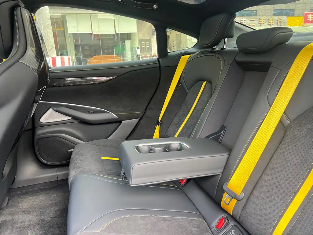 XIAOMI CAR XIAOMI SU7 ULTRA