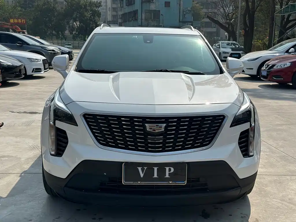 CADILLAC XT4