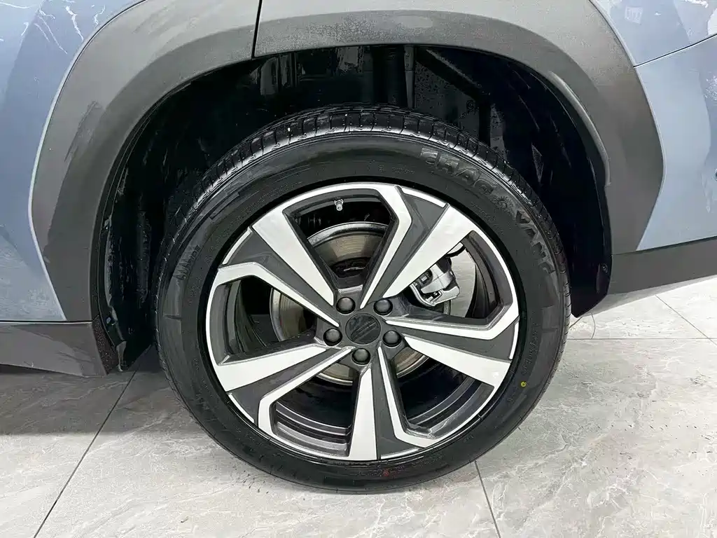 Geely Boyue L — миниатюра 23