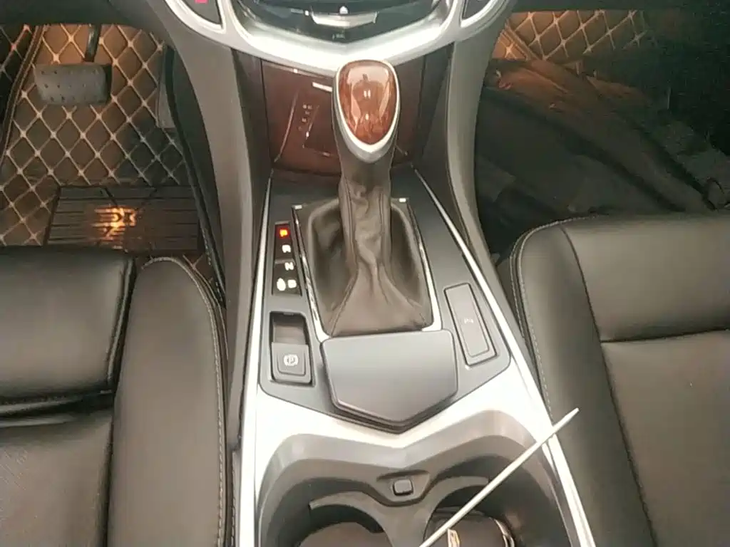 Cadillac SRX — миниатюра 14