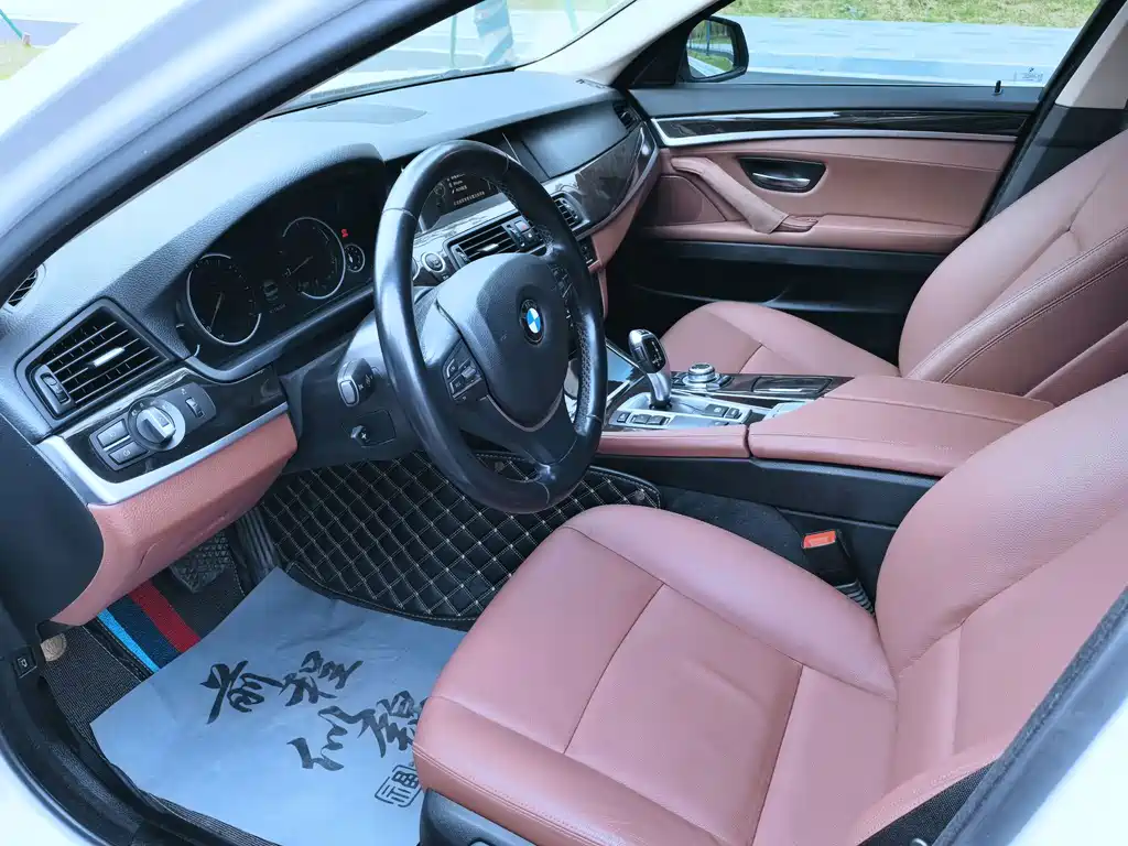 BMW 5 Series — миниатюра 4