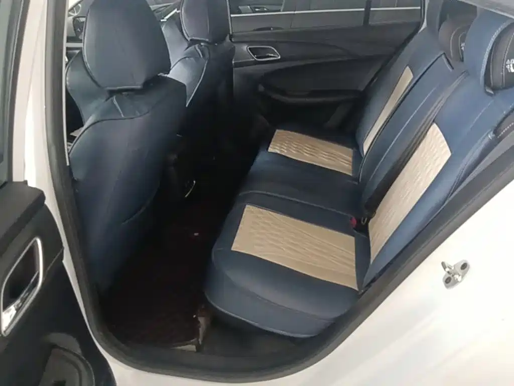 Roewe i5 — миниатюра 17