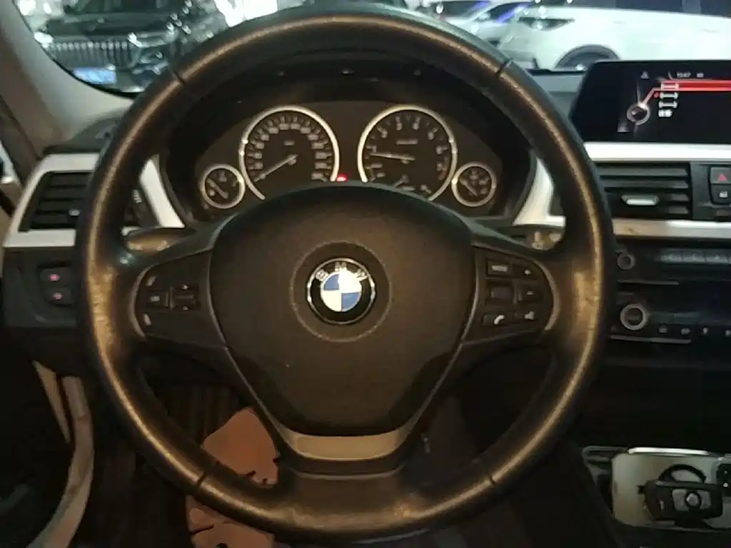 BMW 3 Series — миниатюра 11