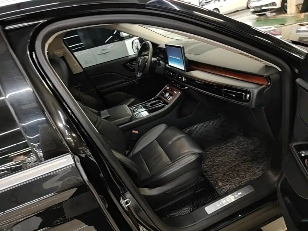 Lincoln Aviator — миниатюра 25