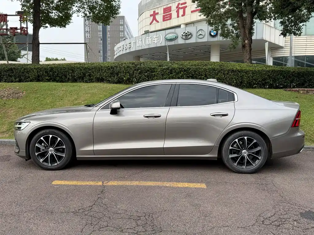 Volvo S60 — миниатюра 3