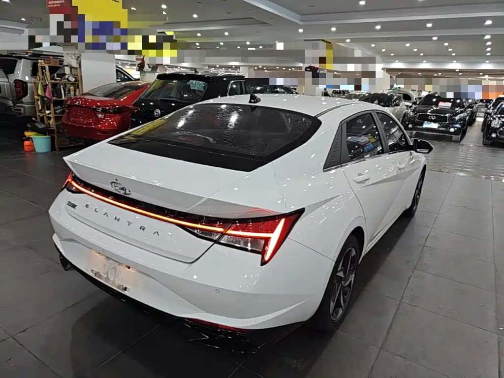 Hyundai Elantra — миниатюра 7