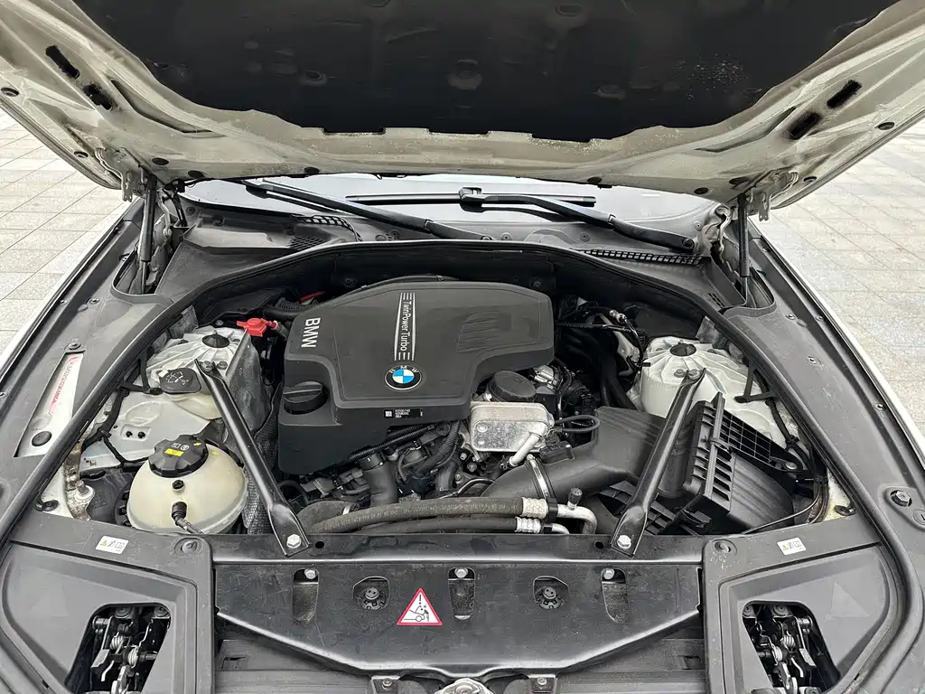 BMW 5 Series — миниатюра 28