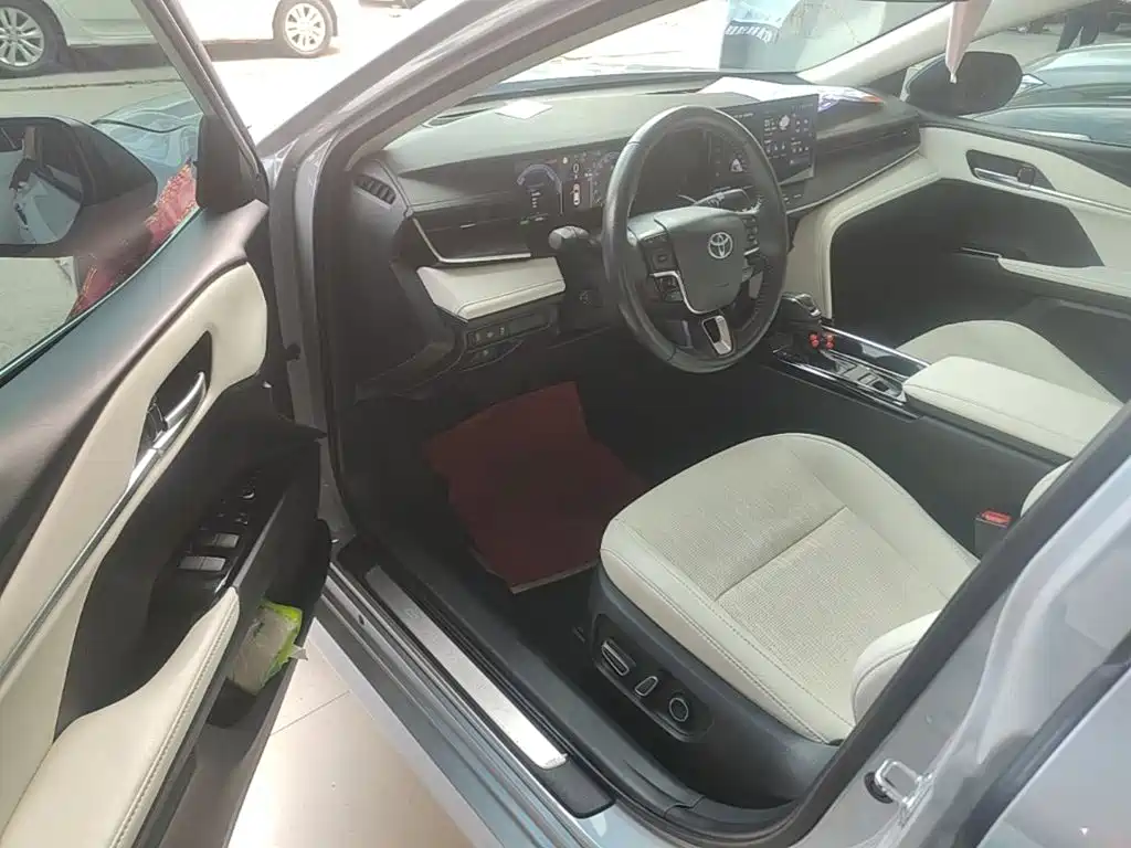Toyota Camry — миниатюра 16