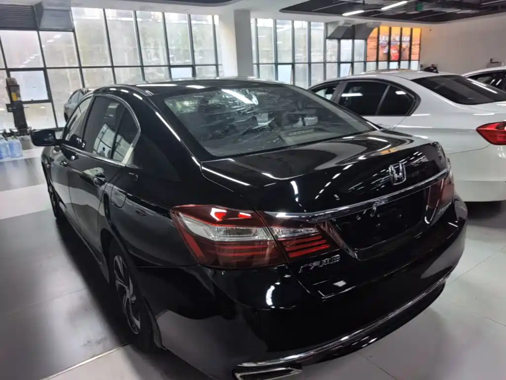 Honda Accord — миниатюра 5
