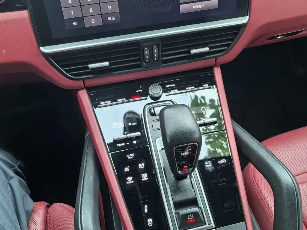 Porsche Cayenne — миниатюра 8