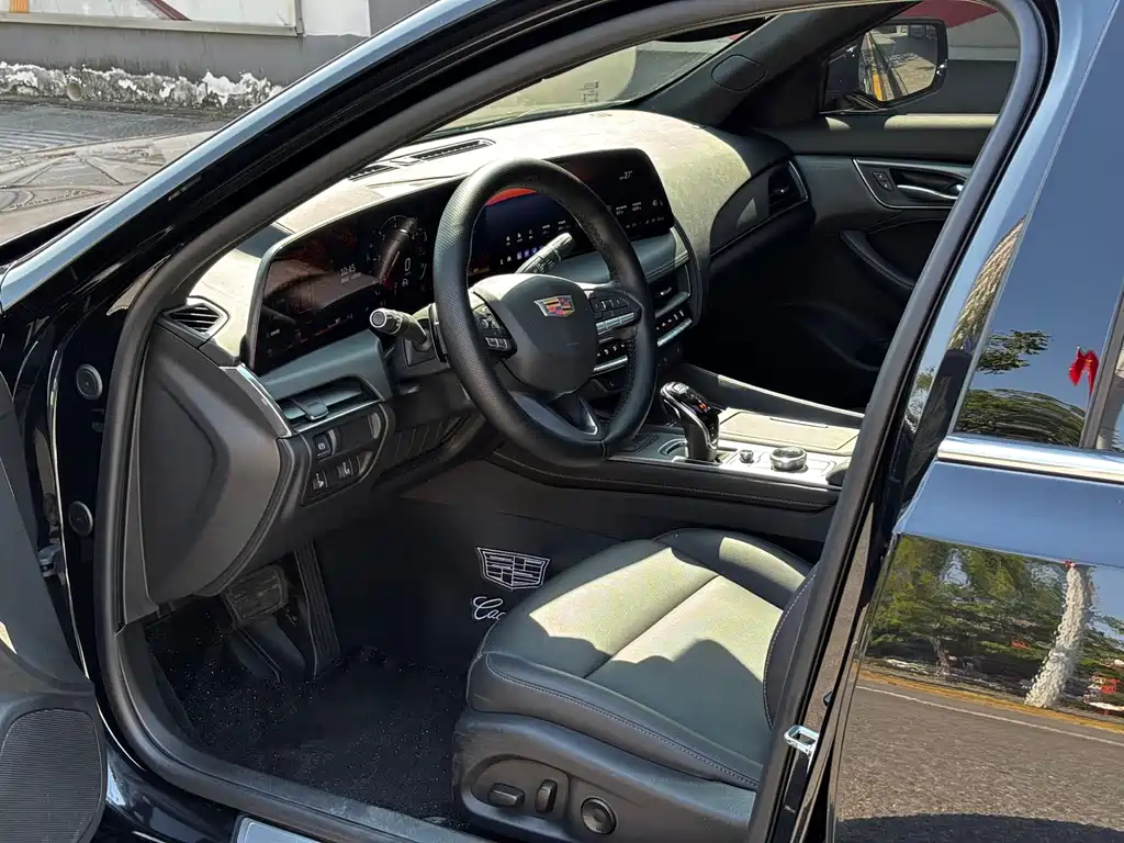 Cadillac CT5 — миниатюра 4