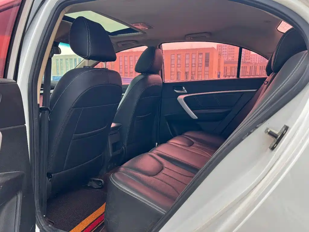 Geely Emgrand — миниатюра 8