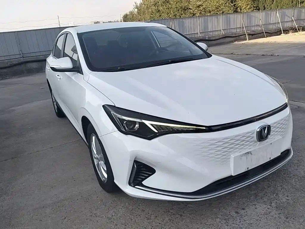 Changan Eado New Energy — миниатюра 4