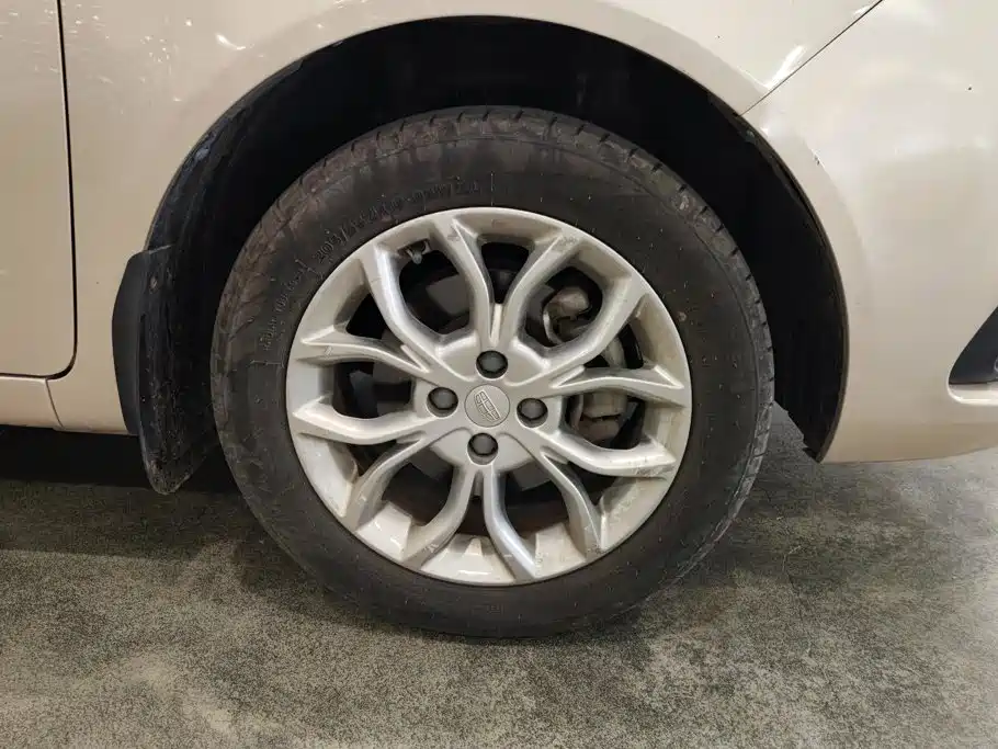 Geely Vision — миниатюра 6