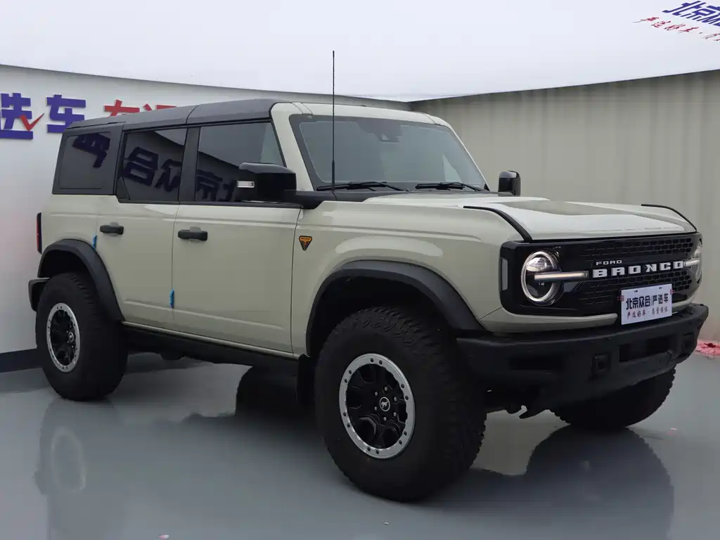 Ford Bronco — миниатюра 2