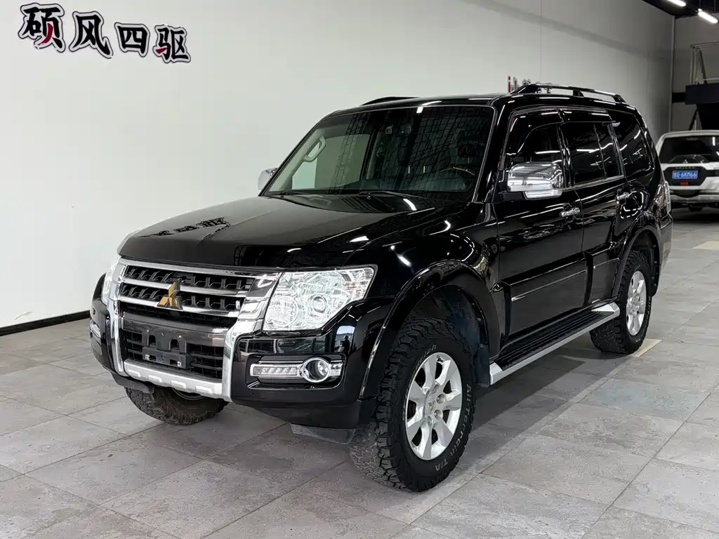 Mitsubishi Pajero (Import) — миниатюра 2