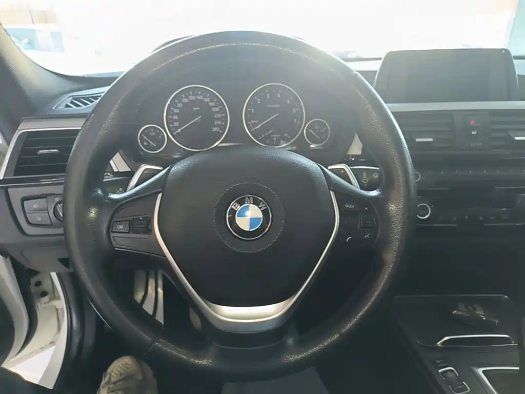 BMW 3 Series — миниатюра 11