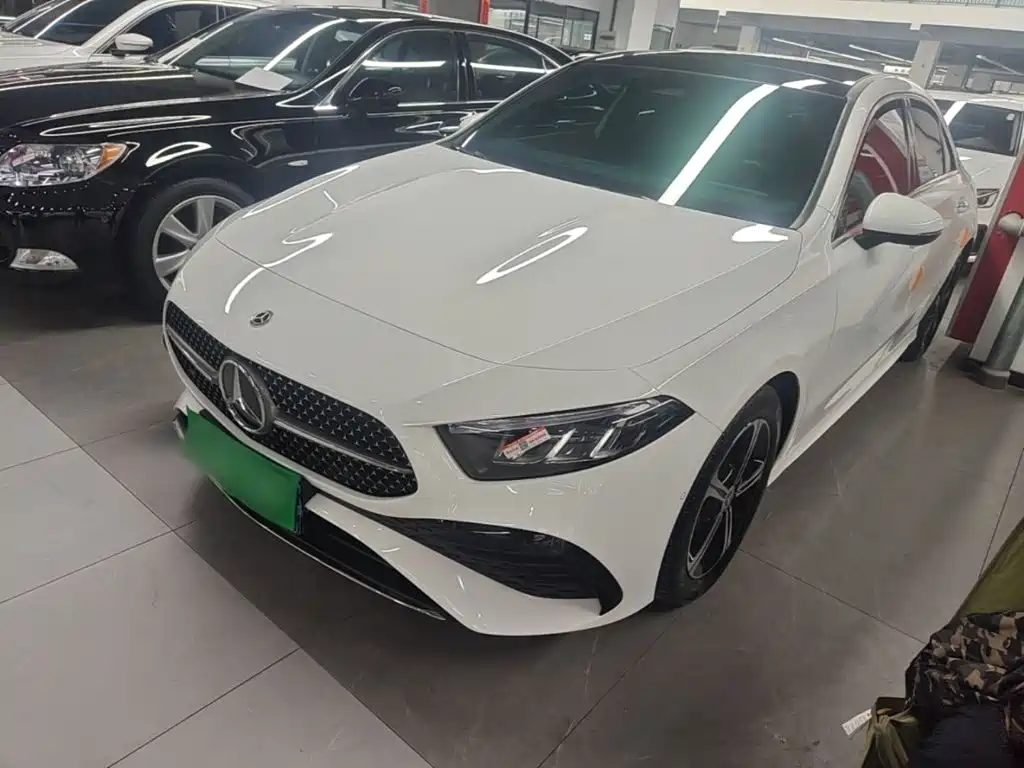 Mercedes-Benz A-Class A 2025 A 200 L Fashion