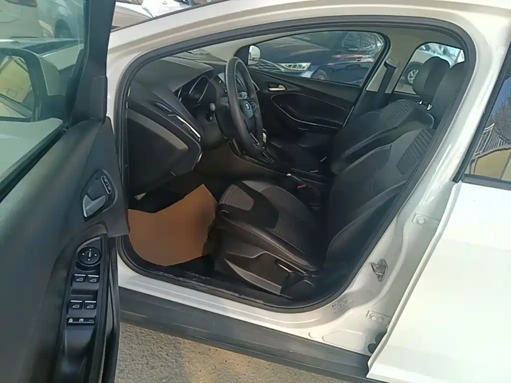 Ford Focus — миниатюра 15