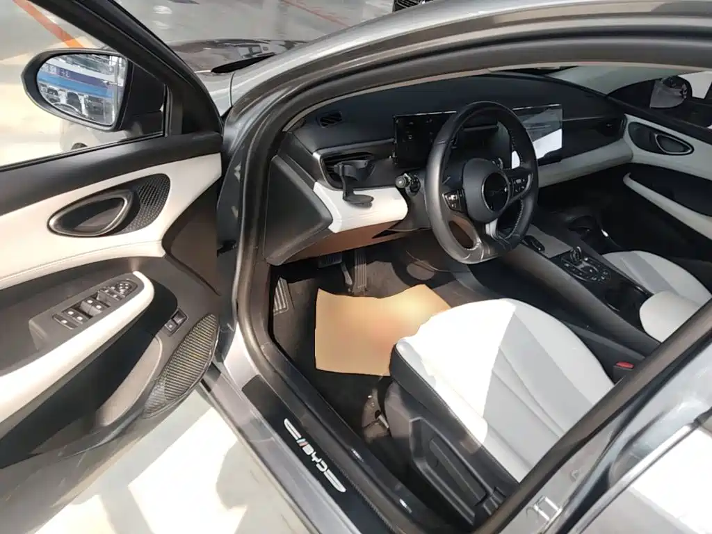 BYD Seal 05 DM-i — миниатюра 16