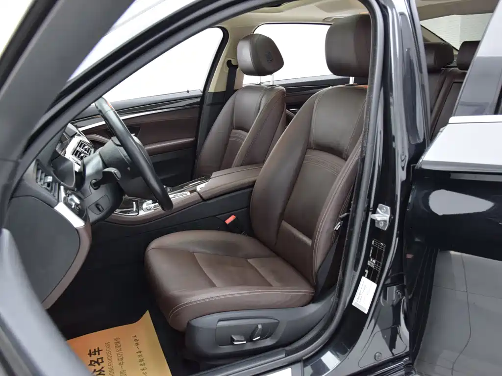 BMW 5 Series — миниатюра 8