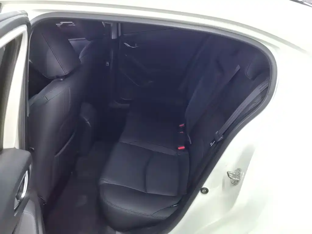 Mazda 3 Axela — миниатюра 17