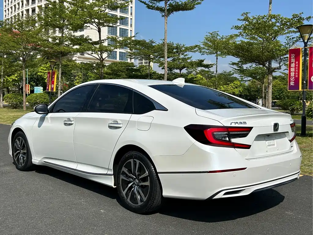 Honda Accord — миниатюра 7