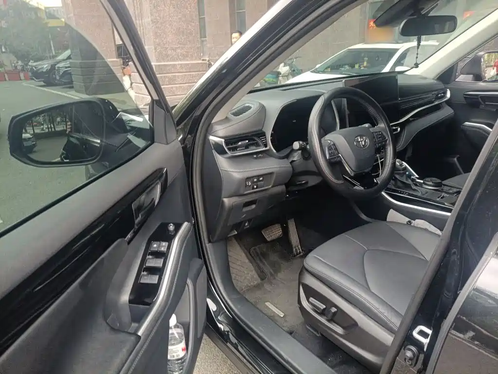 Toyota Highlander — миниатюра 17