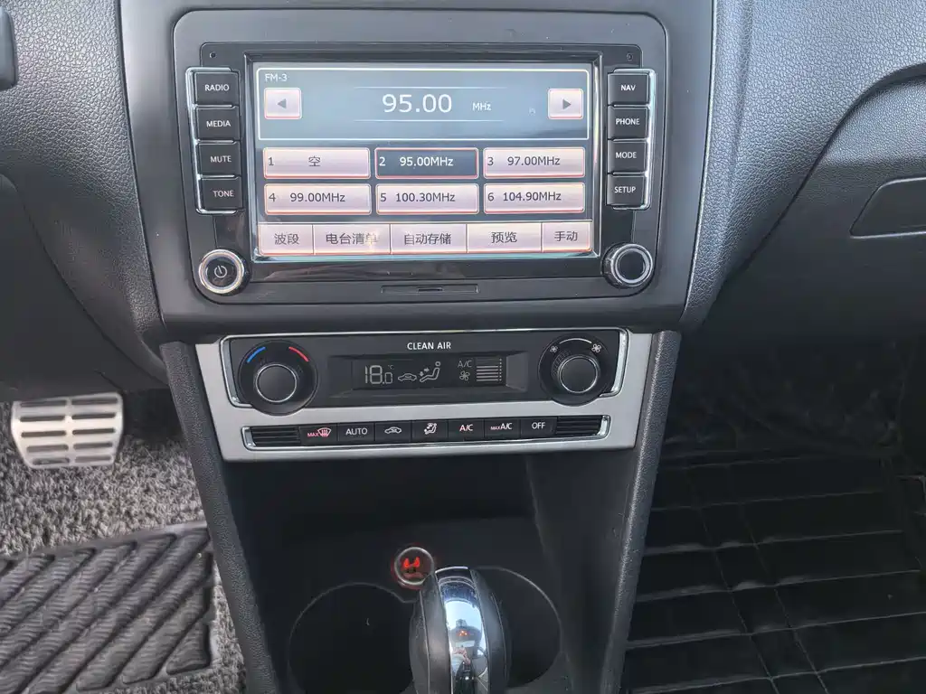 Volkswagen Polo — миниатюра 12