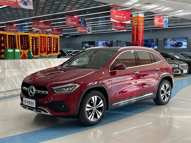 MERCEDES BENZ GLA