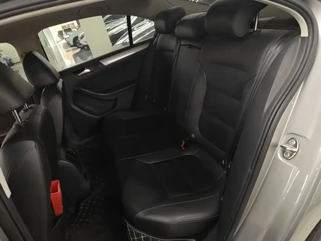 Volkswagen Sagitar — миниатюра 20