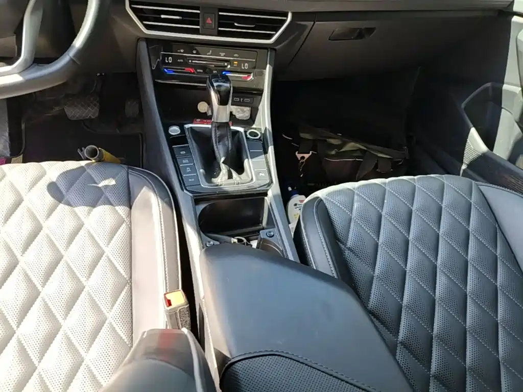 Volkswagen Sagitar — миниатюра 14