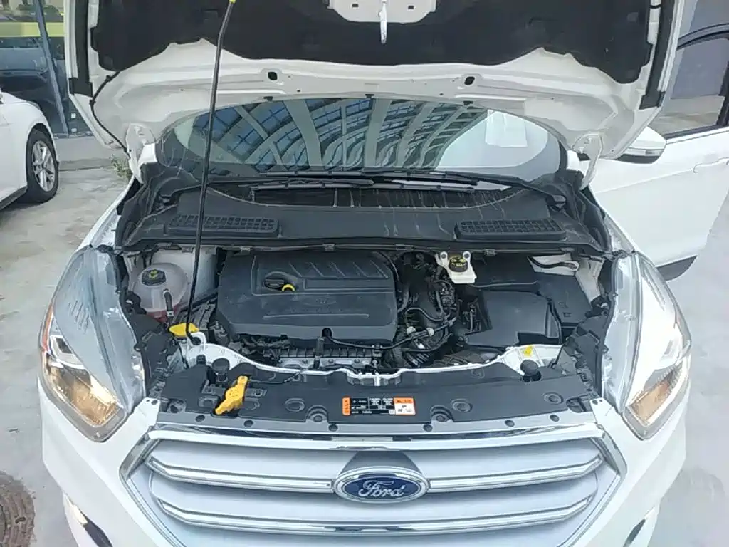 Ford Kuga — миниатюра 20