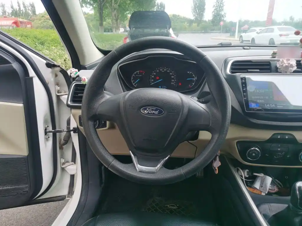 Ford Escort — миниатюра 6