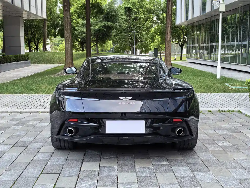 Aston Martin DB11 — миниатюра 39