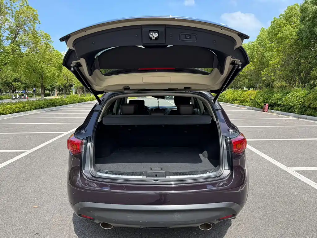 Infiniti QX70 — миниатюра 23