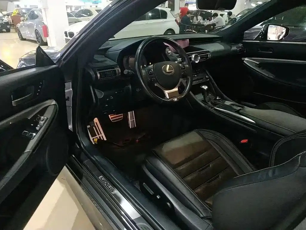 Lexus RC — миниатюра 3